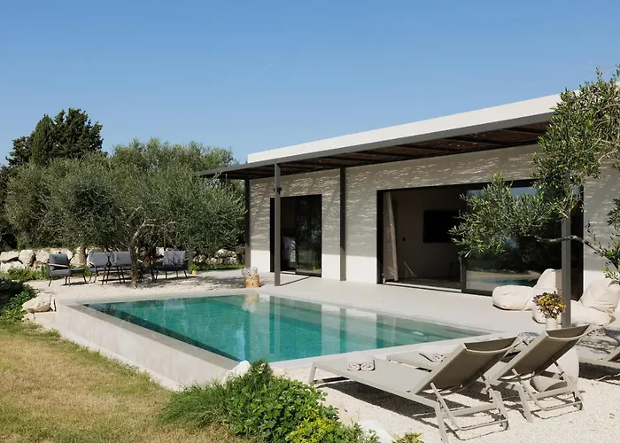 Paloubi Estate *